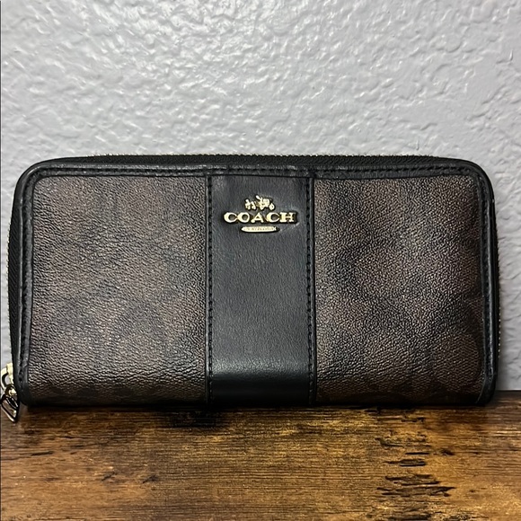 Coach Black and Brown Leather Wallet - Picture 1 of 15